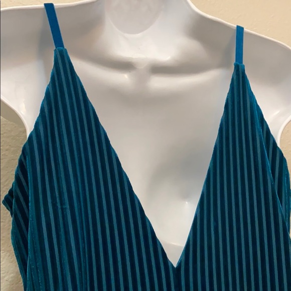 Emerald aqua green velvet dress - Picture 5 of 6